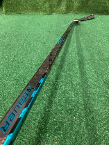 Senior Bauer Twitch Hockey Stick Right Handed P28 (New)