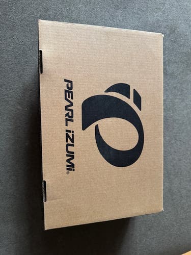 Black Women's Adult Size M 7.0 (W 8.0) Pearl Izumi Cycling Shoes (New)