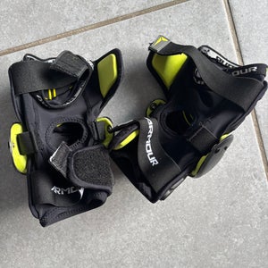Under amour arm pads