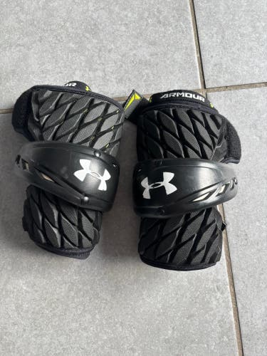 Under amour arm pads