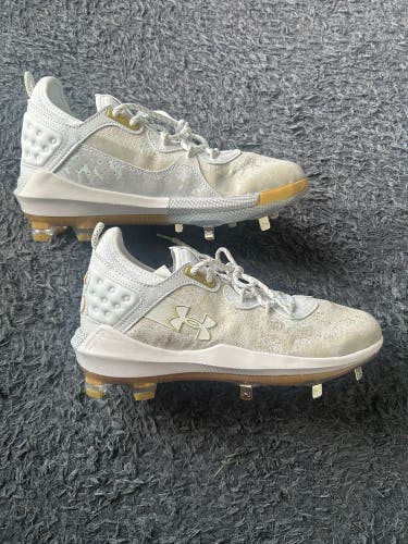 Gold Men's Size M 8.0 (W 9.0) Adult Under Armour Low Top Harper 8 Metal (New)
