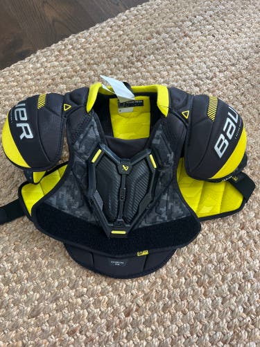 Junior Medium Bauer Supreme M3 Shoulder Pads (Used)