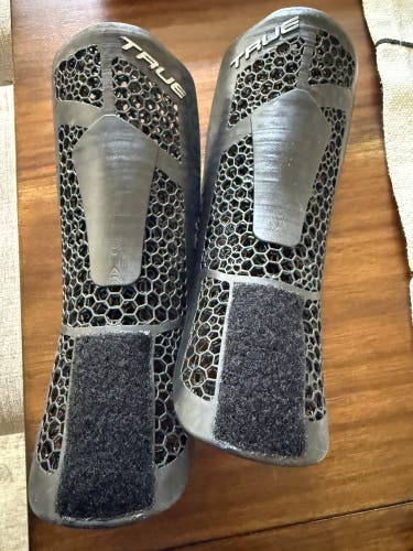 True 3D Printed Hockey Skate Tongues 8-9