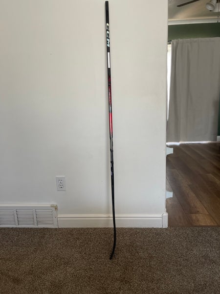 Intermediate CCM Jetspeed FT7 Pro Left Hand Hockey Stick P28 (Used)
