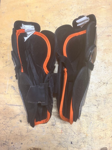 Youth Bauer supreme one.4 10" Shin Pads  (Used)