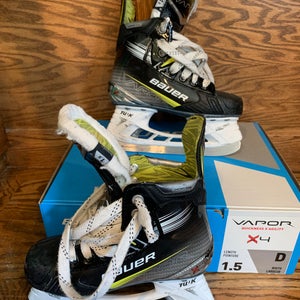 Bauer Vapor X4 Hockey Skates Size 1.5 (Used)
