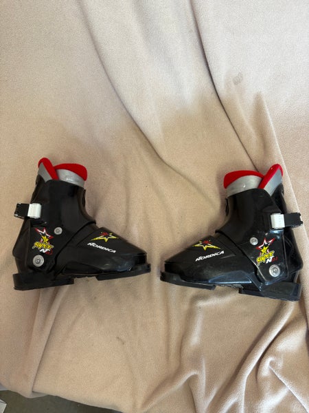 Mondo 18 & mondo 18.5 (225-234mm) Kid's Nordica All Mountain Super 0.1 Ski Boots (Used)