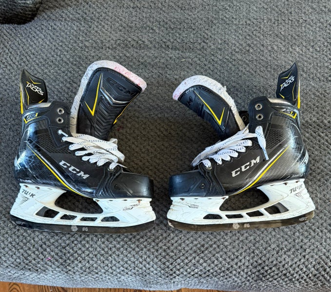 CCM Super Tacks AS1 Hockey Skates Regular Width 7.5 (Used)