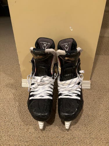 Bauer Vapor Hyperlite Hockey Skates 7.5 (Used)