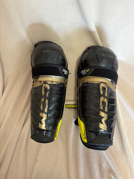 Senior CCM Tacks AS-V Pro 12" Shin Pads Pro Stock (Used)