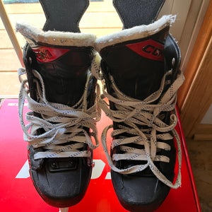 2023 CCM JetSpeed FT670 Hockey Skates Regular Width  6 (Used)