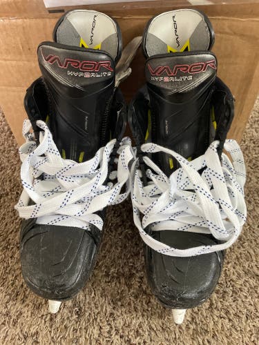 Bauer Vapor Hyperlite 2 Hockey Skates Size 4.5 (Used)