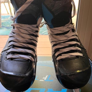 2020 True TF7 Hockey Skates Regular Width   Size 5 (Used)