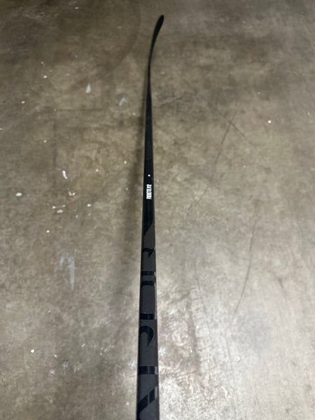 Senior Bauer Vapor Hyperlite 2 Left Hand Hockey Stick P28 (Used)