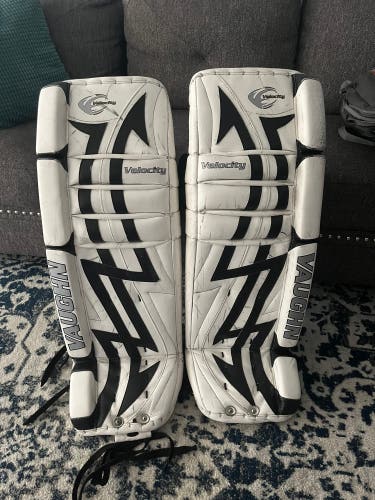 32" Vaughn Velocity 7400 Goalie Leg Pads (Used)