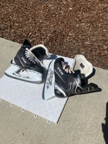 CCM Tacks 9040 Hockey Skates (Used)