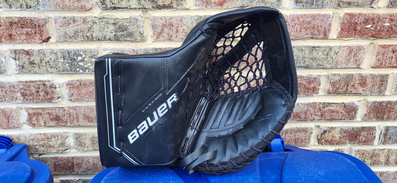 Bauer Senior M5 Pro Goalie Glove (Used)