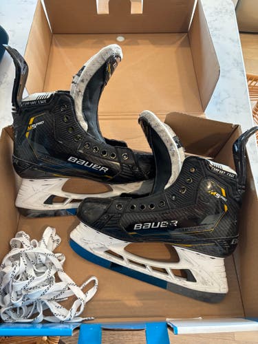 Bauer Supreme M5 Pro Hockey Skates 7 (Used)