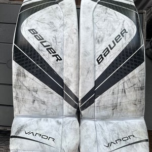 Large  Bauer Vapor X700 Goalie Leg Pads  (Used)