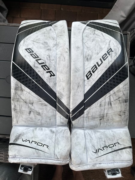 Large  Bauer Vapor X700 Goalie Leg Pads  (Used)