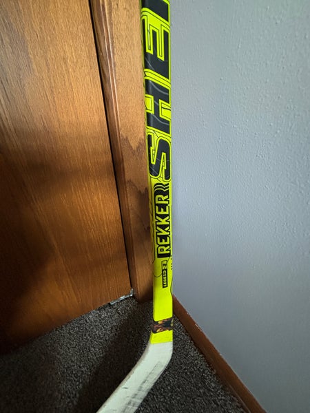Youth Sher-Wood Right Handed Hockey Stick (Used)