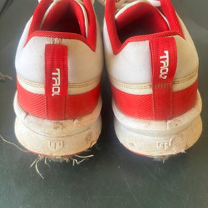 White Men's Size M 11.0 (W 12.0) Adult Nike Low Top Trout Metal (Used)