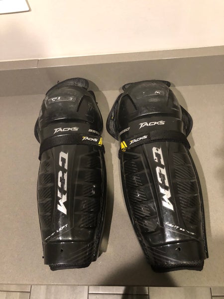 Senior CCM Tacks 9550 13" Shin Pads  (Used)