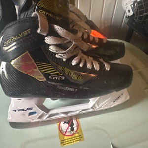True Catalyst 9 Hockey Skates Regular Width 9.5 (Used)