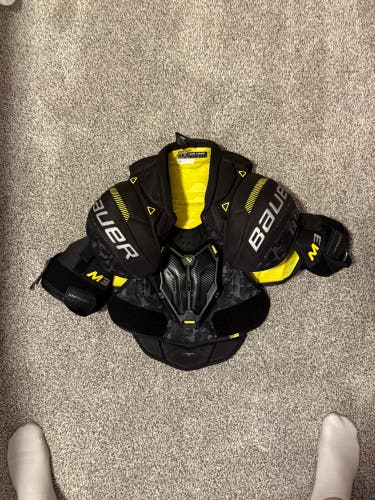 Senior Large Bauer Supreme M3 Shoulder Pads (Used)