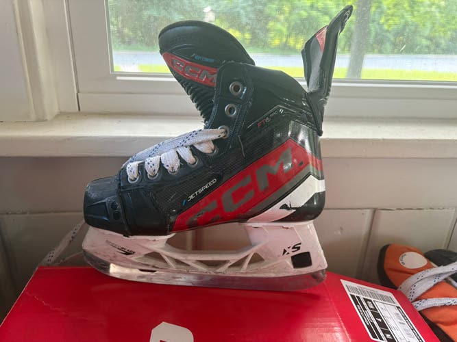 CCM Jetspeed FT6 Pro jr. Sz 2 skates