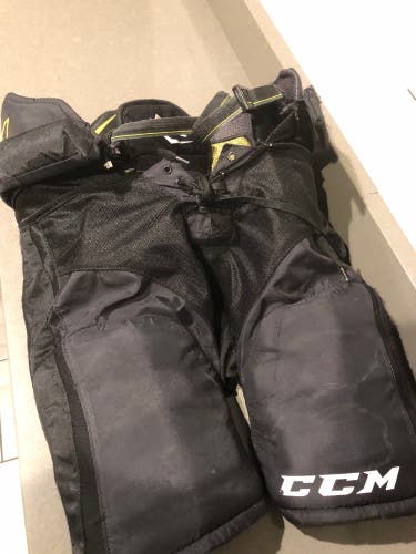 Large Junior CCM Tacks 6052 Hockey Pants (Used)