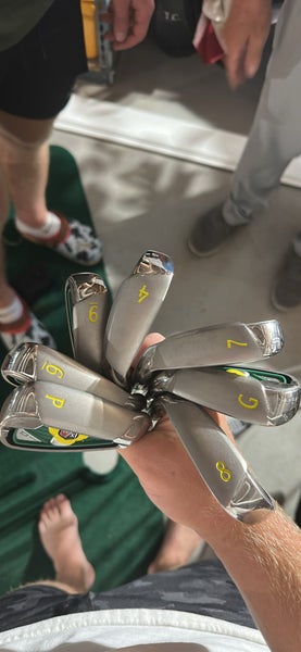 Wilson Staff D100 Right Handed Iron Set (New)