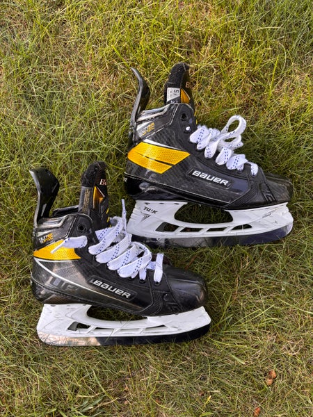 2020 Bauer Supreme UltraSonic Hockey Skates Regular Width Size 5.5 (Used)