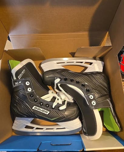 Bauer S21 X-LS Junior Hockey Skates 1058933  Size JR 3.0 Regular Width
