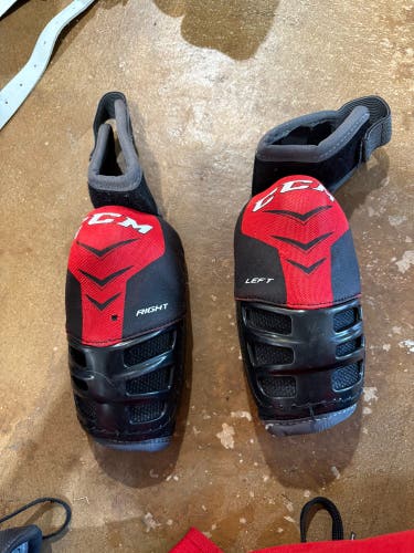 Large Junior CCM QLT 230 Elbow Pads  (Used)