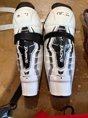 Youth CCM Tacks 1052 11" Shin Pads  (Used)