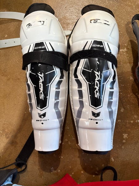 Youth CCM Tacks 1052 11" Shin Pads  (Used)