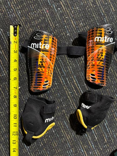 Kids youth/toddler soccer shin guards, detachable ankle guards
