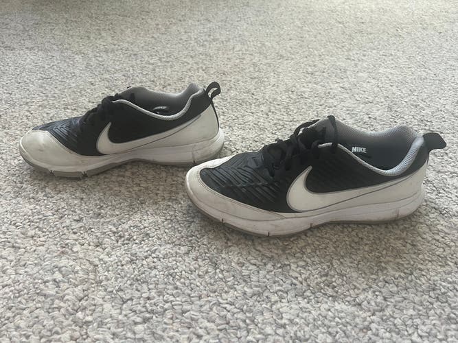 Size 8 Nike Golf Shoes
