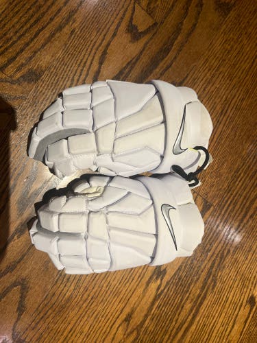 Nike Vapor Pro Lacrosse Gloves Medium (New)