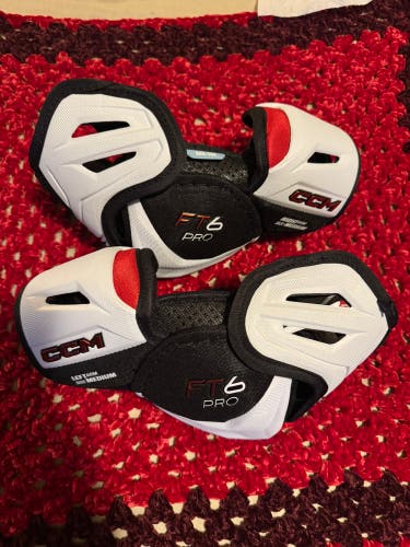 Medium Senior CCM Jetspeed FT6 Pro Elbow Pads  (New)