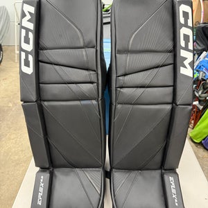 28"  CCM Eflex 6.5 Goalie Leg Pads (New)