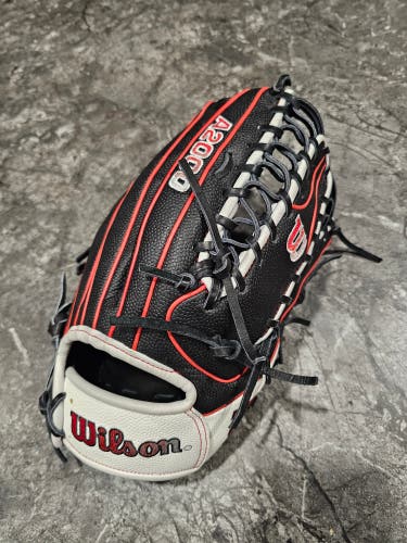 Wilson RH A2000 Softball Glove 12.75" (New)