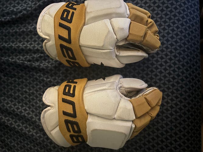 Zack Whitecloud Bauer Hyperlite Gloves 14