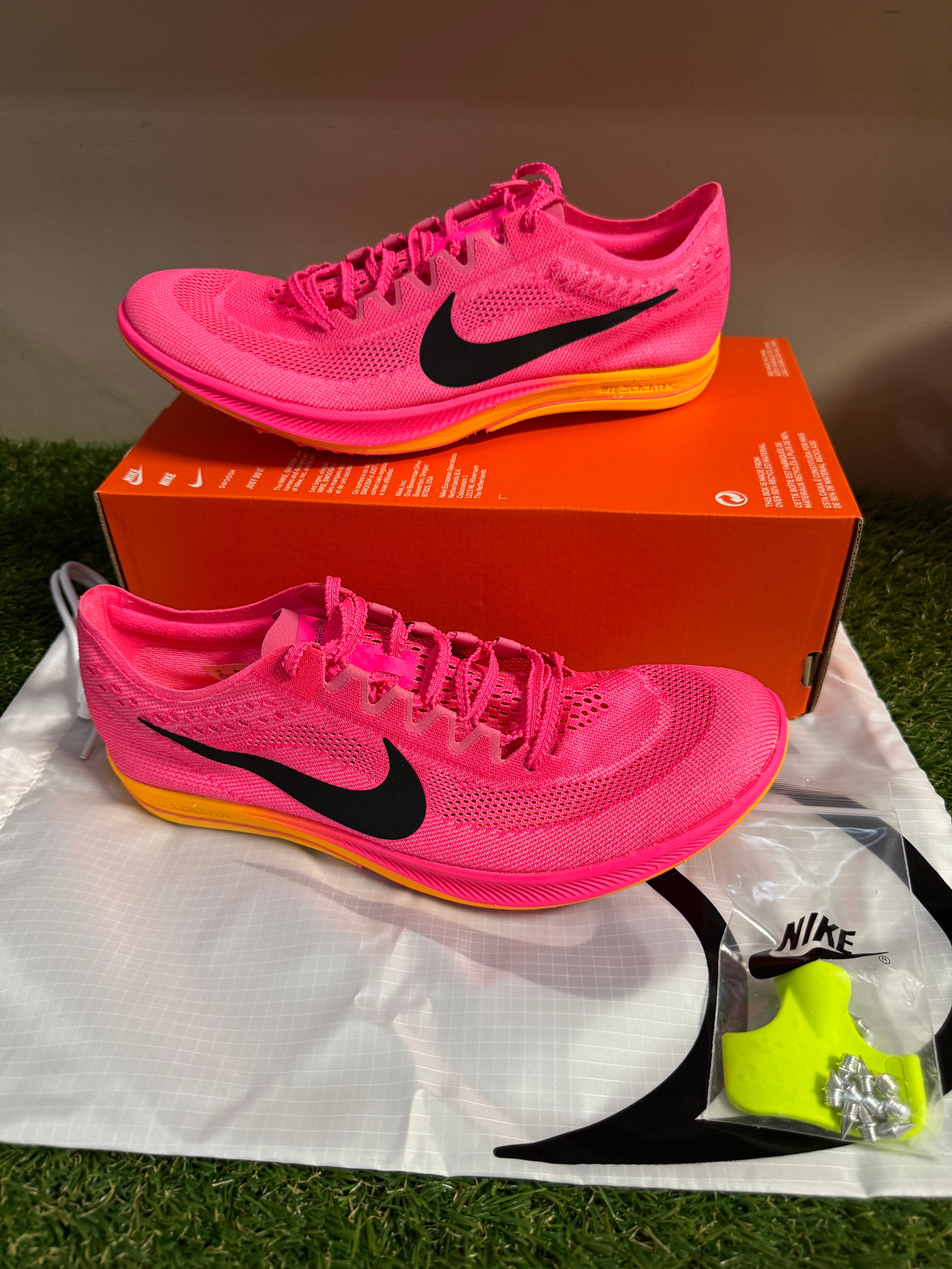 Nike ZoomX Victory 2 Jakob Ingebrigtsen Track Spikes HQ3041  display picture 1