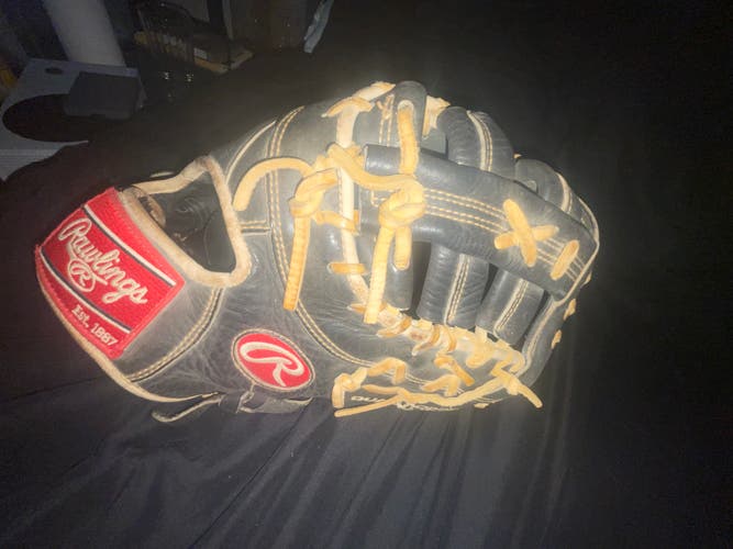 First Base RH Rawlings Heart of the Hide Baseball Glove 12.5"