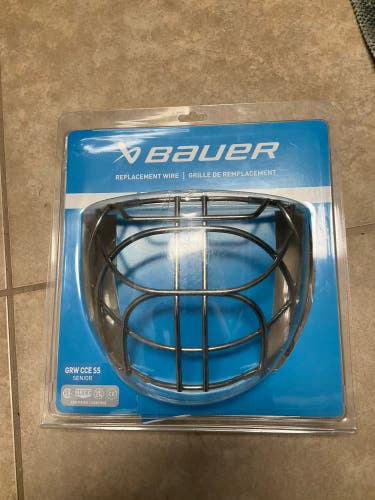 Senior Bauer Goalie Mask  (New)
