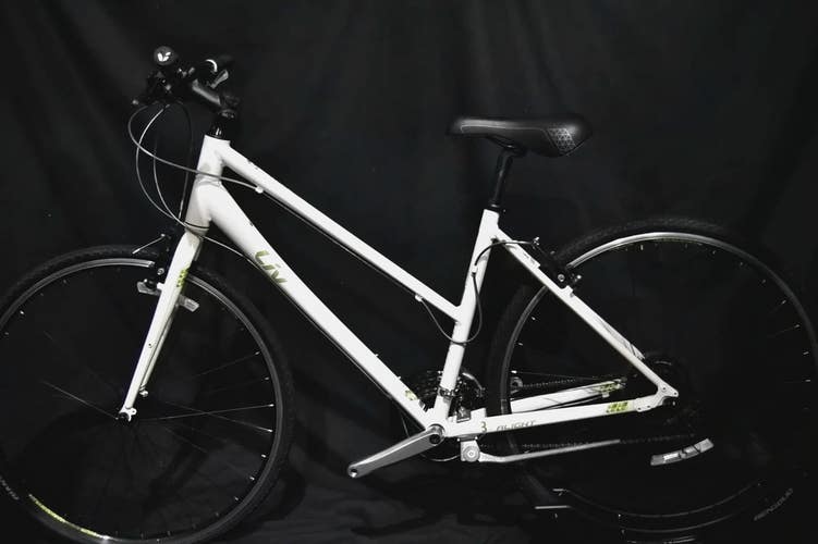 GIANT LIV 3 ALIGHT HYBRID BIKE SIZE MEDIUM, 19", 21 SPEED, ALUMINUM