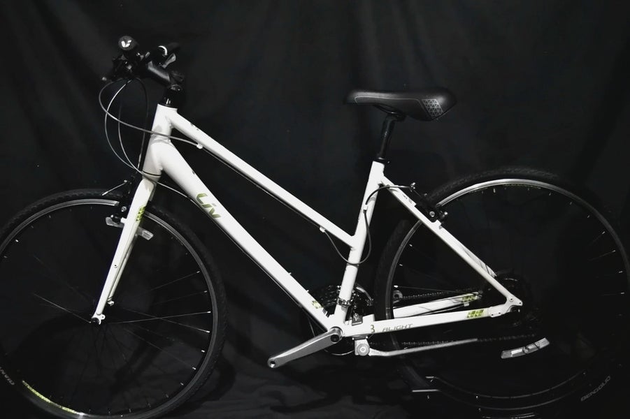 GIANT LIV 3 ALIGHT HYBRID BIKE SIZE MEDIUM, 19", 21 SPEED, ALUMINUM
