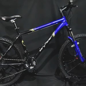 GARY FISHER PIRANHA MOUNTAIN BIKE SIZE LARGE, 19", 27 SPEED, ALUMINUM NEW TIRES